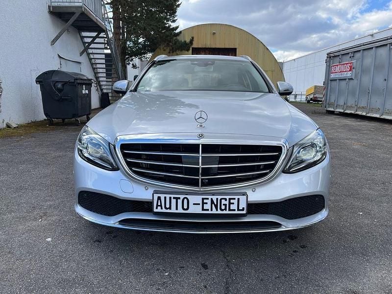 Gebraucht Mercedes C200 Exclusive 197 PS (144 kW) 2019 Silber Limousine