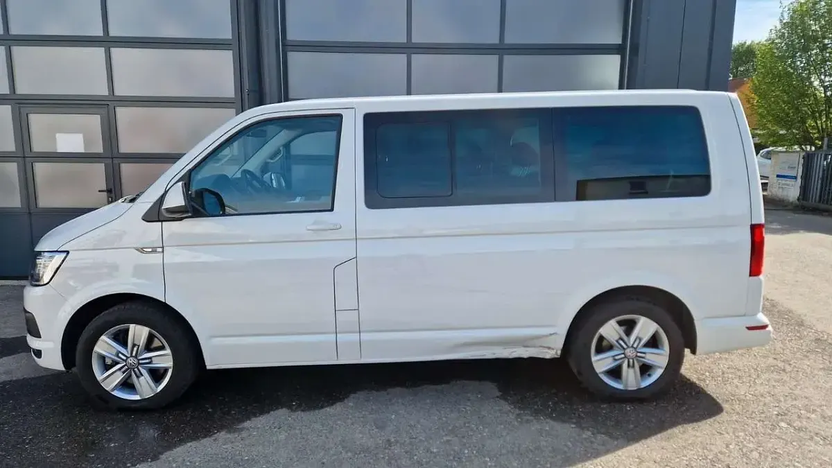 Gebraucht VW Multivan Comfortline 204 PS (150 kW) 2017 Weiß Van / Kleinbus