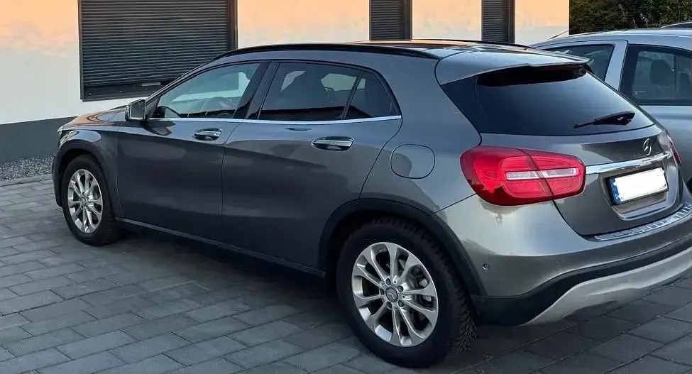 Gebraucht Mercedes 220 AMG line 177 PS (130 kW) 2016 Grau SUV