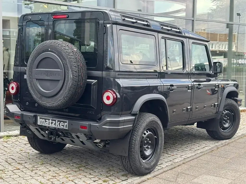 Neu Ineos Grenadier 249 PS (183 kW) 2026 Grau Kombi