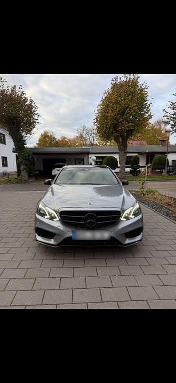 Gebraucht Mercedes E500 Avantgarde 408 PS (300 kW) 2013 Grau Limousine