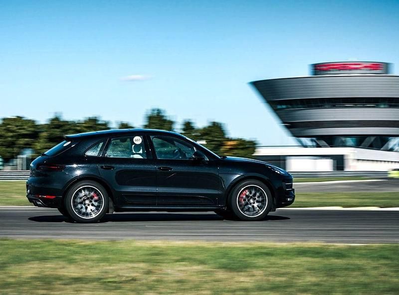 Gebraucht Porsche Macan Turbo Performance Package 441 PS (324 kW) 2017 SUV