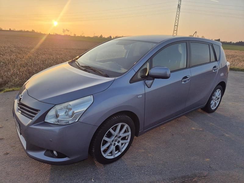 Gebraucht Toyota Verso 147 PS (108 kW) 2012 Blau Van / Kleinbus