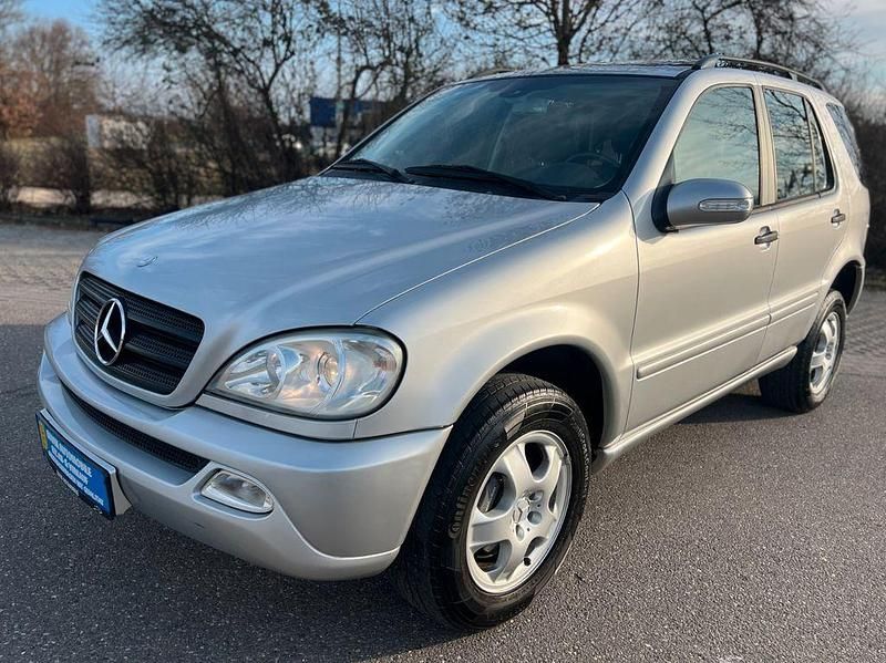 Gebraucht Mercedes ML270 163 PS (119 kW) 2004 Silber SUV