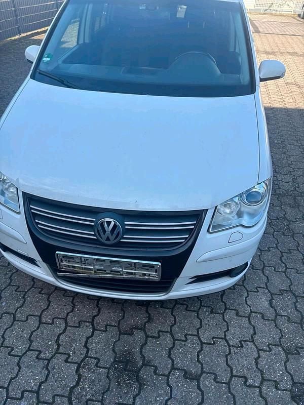 Gebraucht VW Touran Edition 140 PS (102 kW) 2008 Weiß Van / Kleinbus