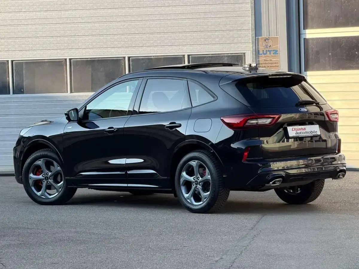 Gebraucht Ford Kuga ST-Line X 186 PS (136 kW) 2024 Schwarz perleffekt SUV