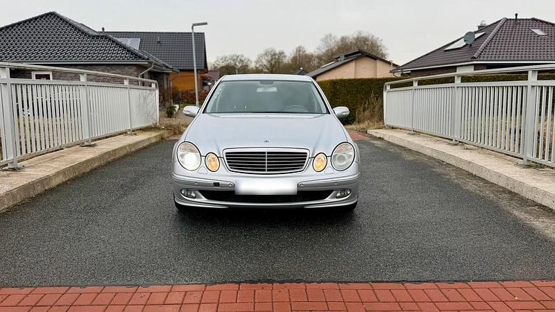 Gebraucht Mercedes E320 Avantgarde 224 PS (164 kW) 2006 Silber Limousine