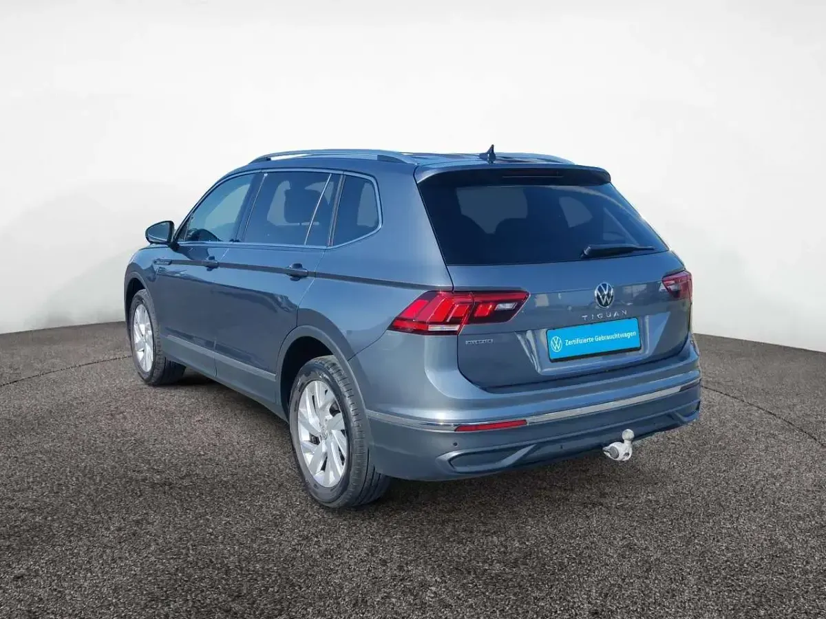 Gebraucht VW Tiguan Allspace Life 150 PS (110 kW) 2022 Grau SUV