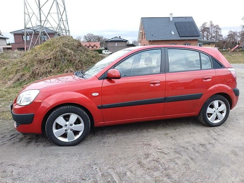 Używany Kia Rio EX 97 KM (71 kW) 2009 Czerwony Hatchback