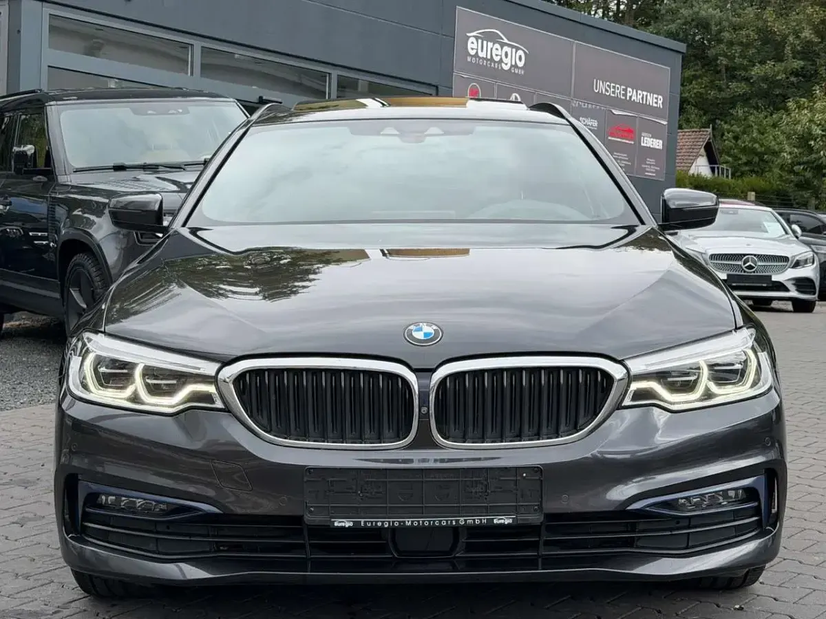 Gebraucht BMW 540 Sport Line 340 PS (250 kW) 2018 Sophistograu Kombi