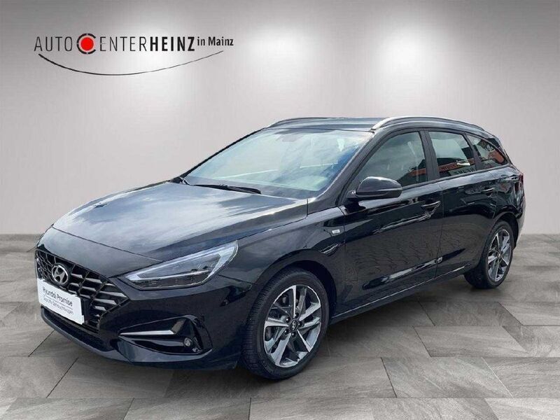 Abyss black / mic Gebraucht 2023 Hyundai i30 Trend Kombi | 19.900 € (Fairer Preis) - Bild 1/4