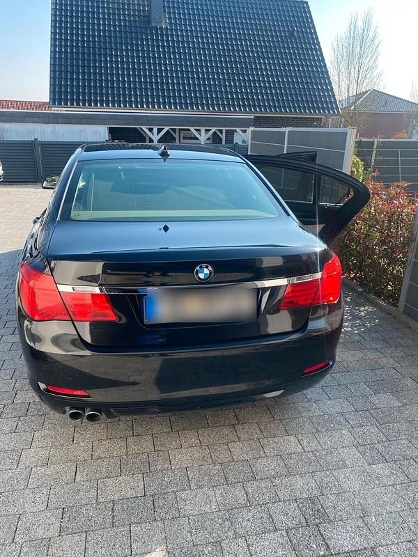 Gebraucht BMW 730 Comfort Edition 245 PS (180 kW) 2011 Schwarz Limousine