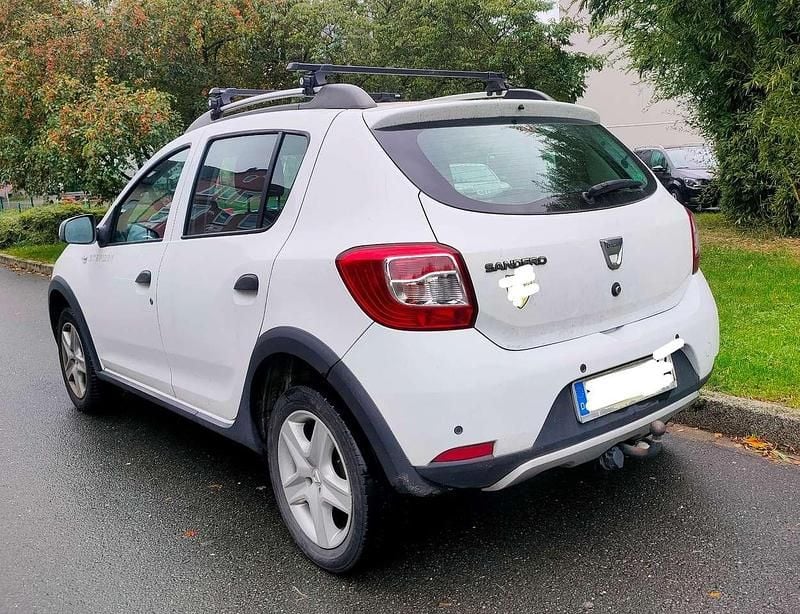 Gebraucht Dacia Sandero Prestige 90 PS (66 kW) 2014 Weiß Kleinwagen