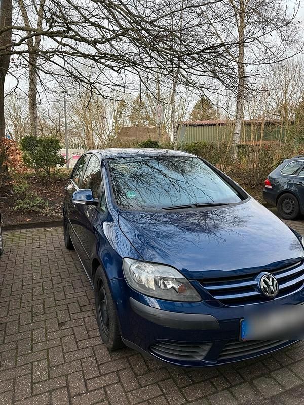 Blau Gebraucht 2005 VW Golf IV Kleinwagen | 2.500 € (Etwas zu teuer) - Bild 1/4