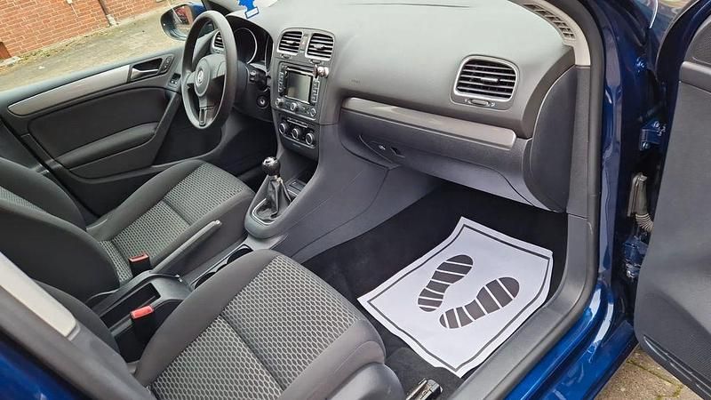 Blau Gebraucht 2012 VW Golf VI Trendline Limousine | 4.100 € (Guter Preis) - Bild 1/4