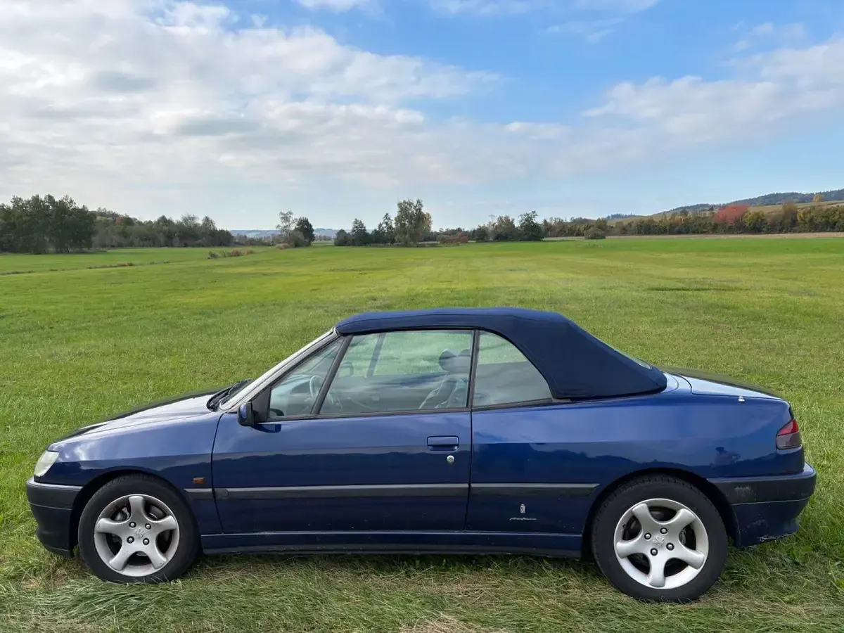 Gebraucht Peugeot 306 Cabriolet 132 PS (97 kW) 1998 Blau Cabrio