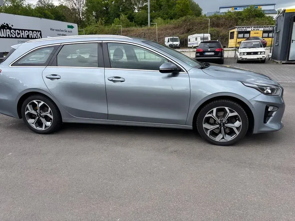 Gebraucht Kia Ceed 136 PS (100 kW) 2019 Silber Kleinwagen