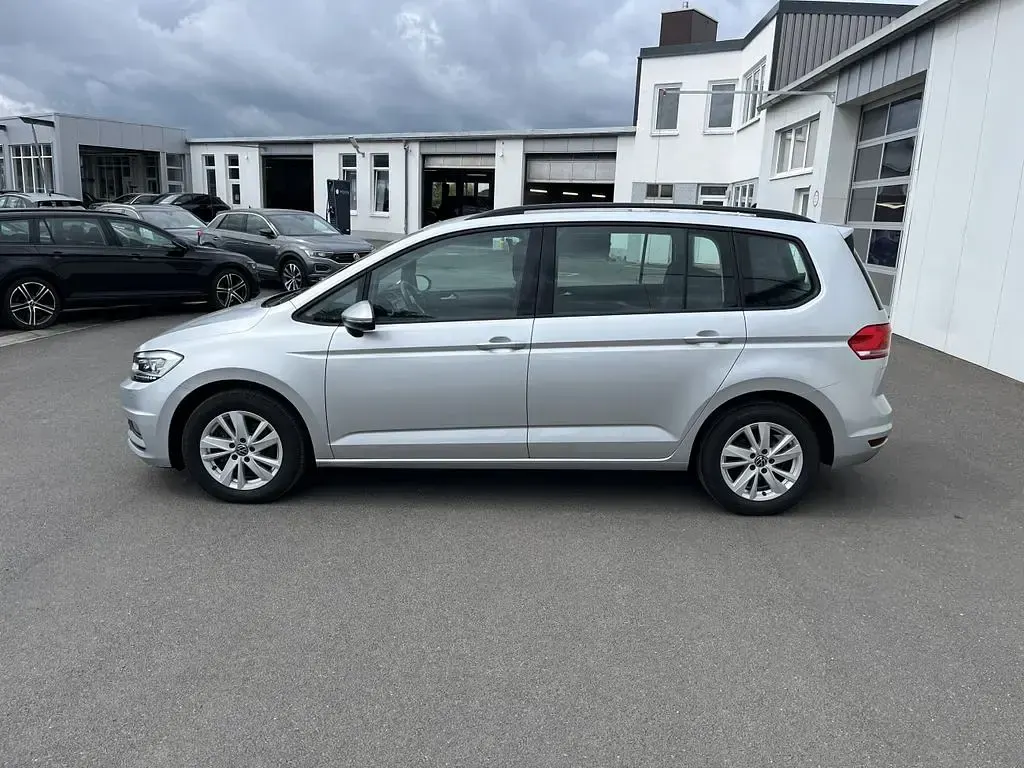 Gebraucht VW Touran Comfortline 116 PS (85 kW) 2021 Silber Van / Kleinbus