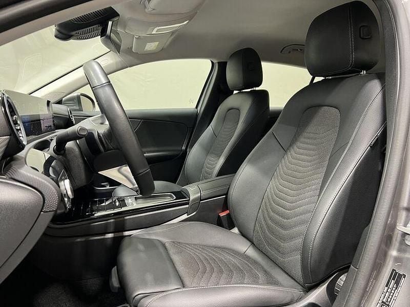 Gebraucht Mercedes A200 Advanced 163 PS (119 kW) 2024 Grau Limousine