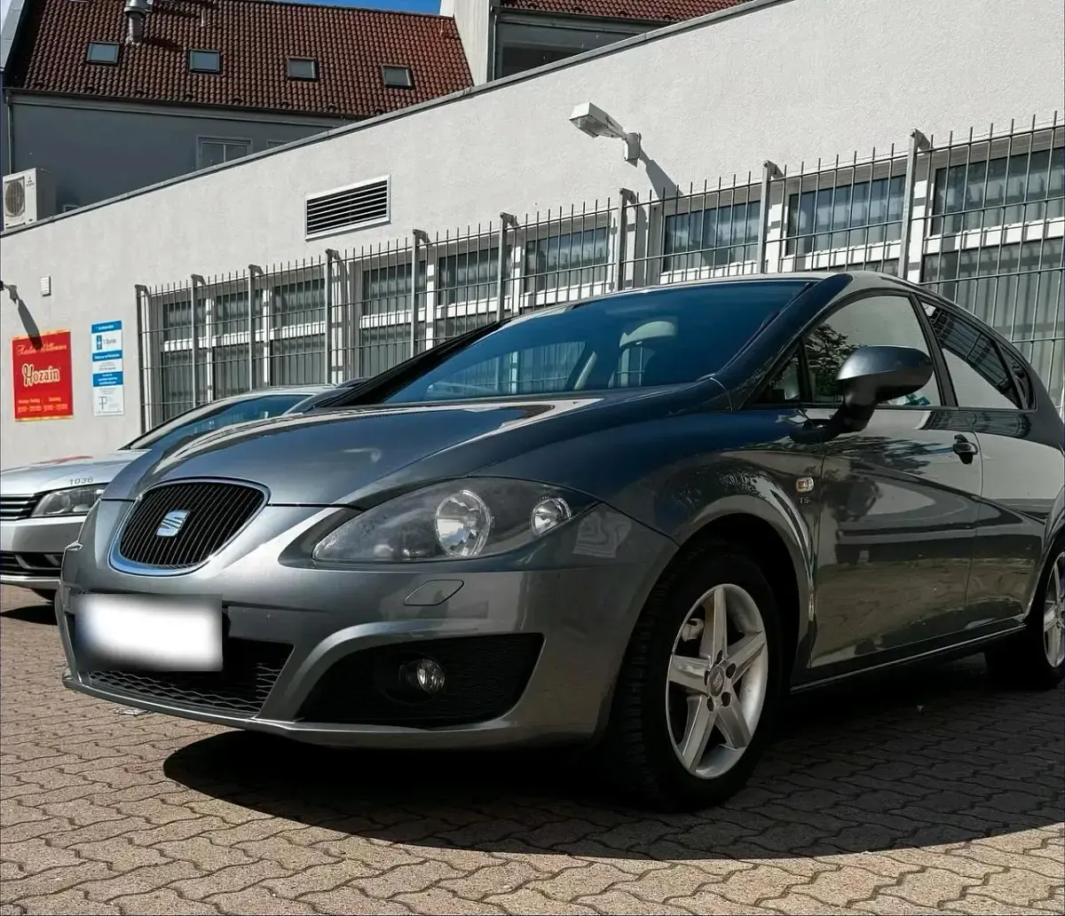 Usata Seat Leon Copa 105 CV (77 kW) 2011 Grigio Utilitaria