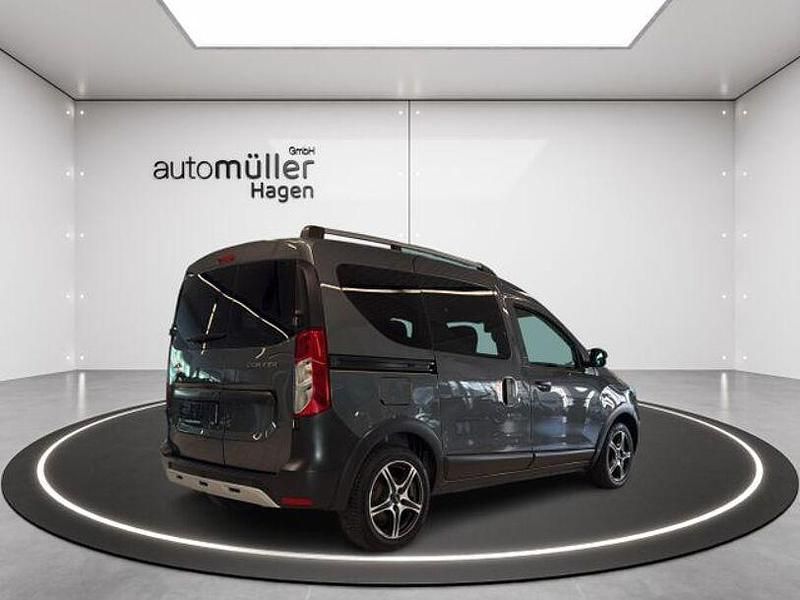 Gebraucht Dacia Dokker Celebration 116 PS (85 kW) 2018 Islandgrau Van / Kleinbus