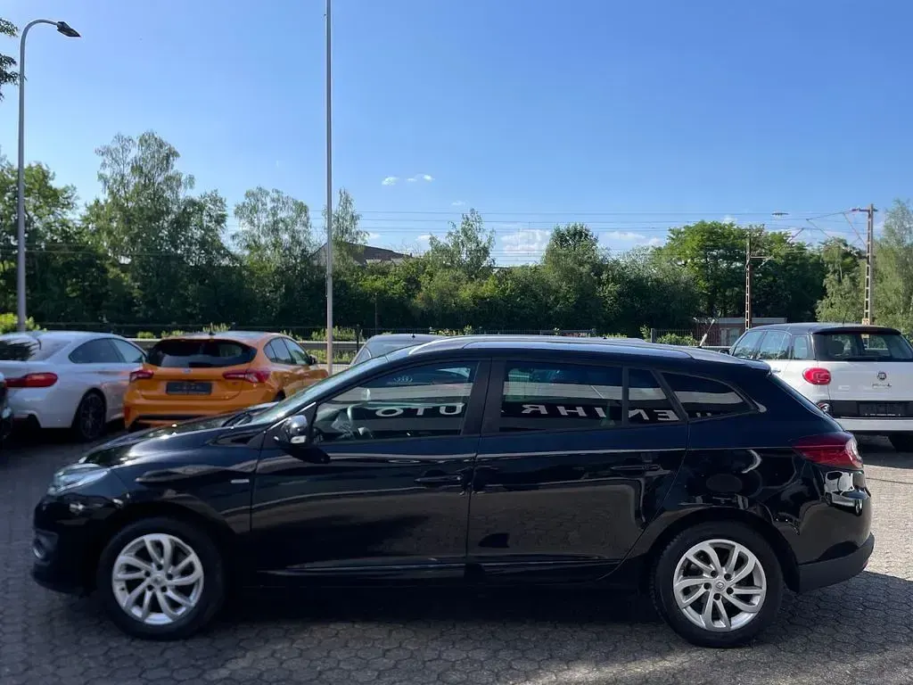 Gebraucht Renault Mégane III LIMITED 116 PS (85 kW) 2016 Schwarz Limousine