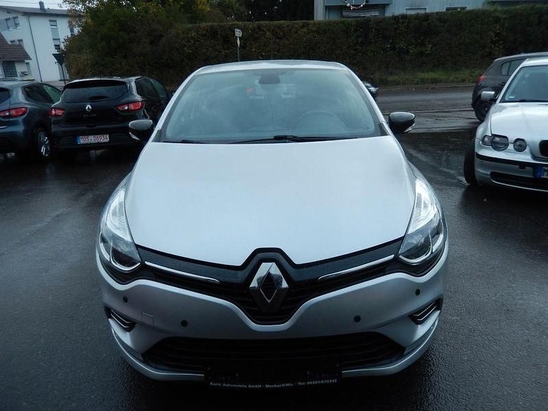 Gebraucht Renault Clio IV 90 PS (66 kW) 2019 Silber Limousine