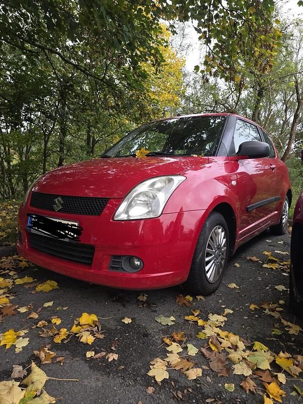 Rot Gebraucht 2006 Suzuki Swift Kleinwagen | 3.200 € (Fairer Preis) - Bild 1/4