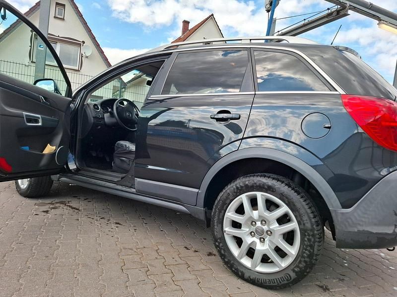 Gebraucht Opel Antara 163 PS (119 kW) 2011 Schwarz SUV