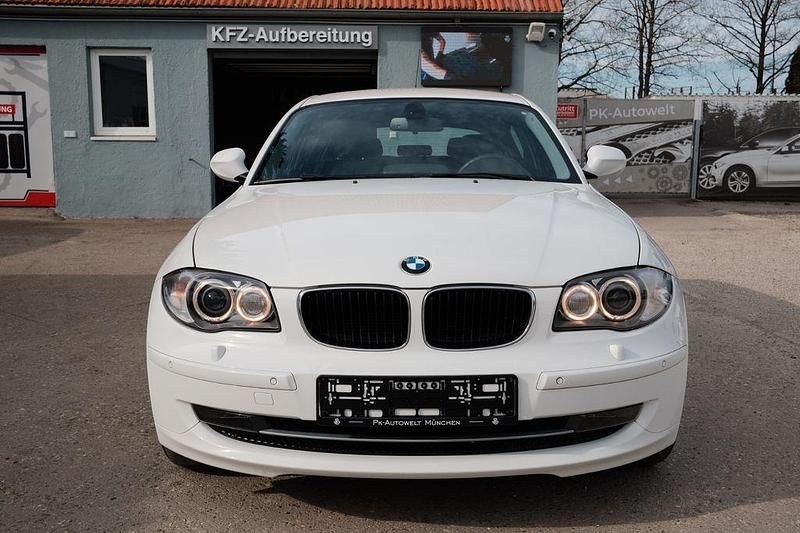 Gebraucht BMW 118 Advantage 143 PS (105 kW) 2011 Weiß Kleinwagen