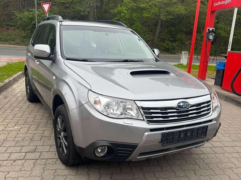 Käytetty Subaru Forester 147 HP (108 kW) 2010 Harmaa Katumaasturi