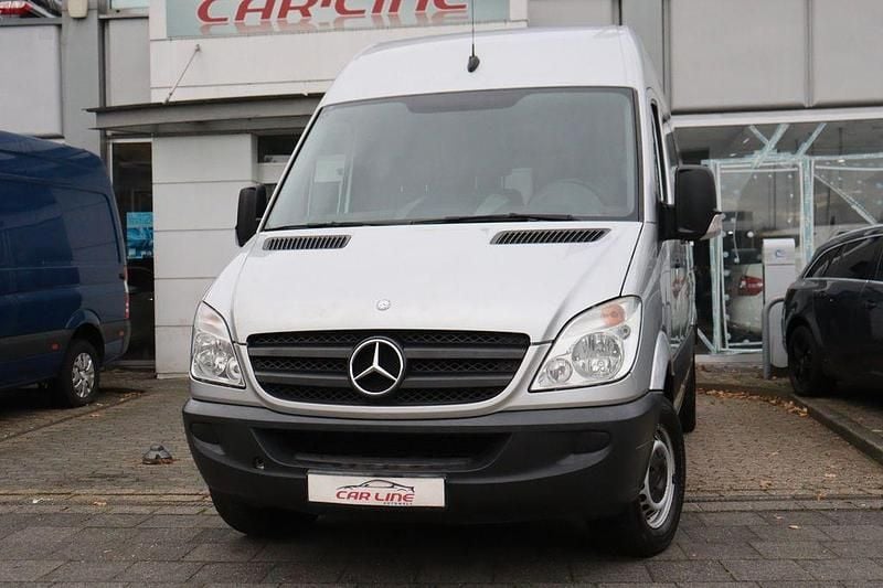 Silber Gebraucht 2011 Mercedes 316 Van | 14.888 € (Fairer Preis) - Bild 1/4