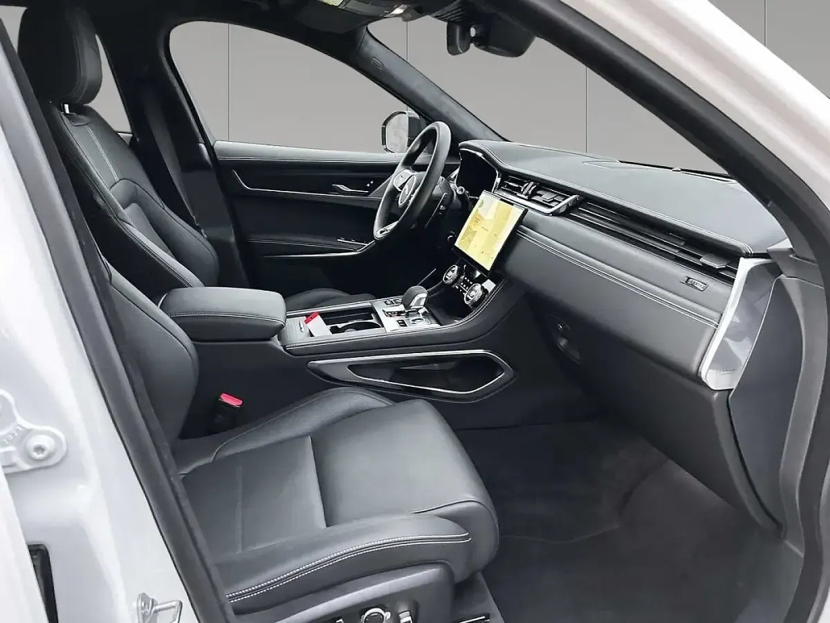 Gebraucht Jaguar F-Pace R 409 PS (300 kW) 2023 Fuji white SUV