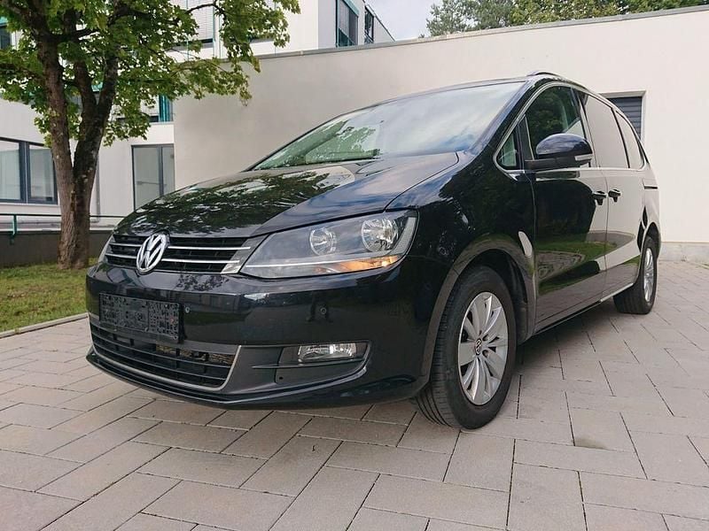 Schwarz Gebraucht 2012 VW Sharan Comfortline Van / Kleinbus | 4.990 € (Superpreis) - Bild 1/4