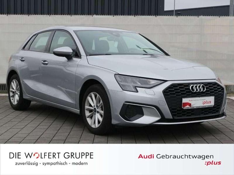 Florettsilber metallic Gebraucht 2022 Audi A3 Premium Limousine | 20.650 € (Superpreis) - Bild 1/4