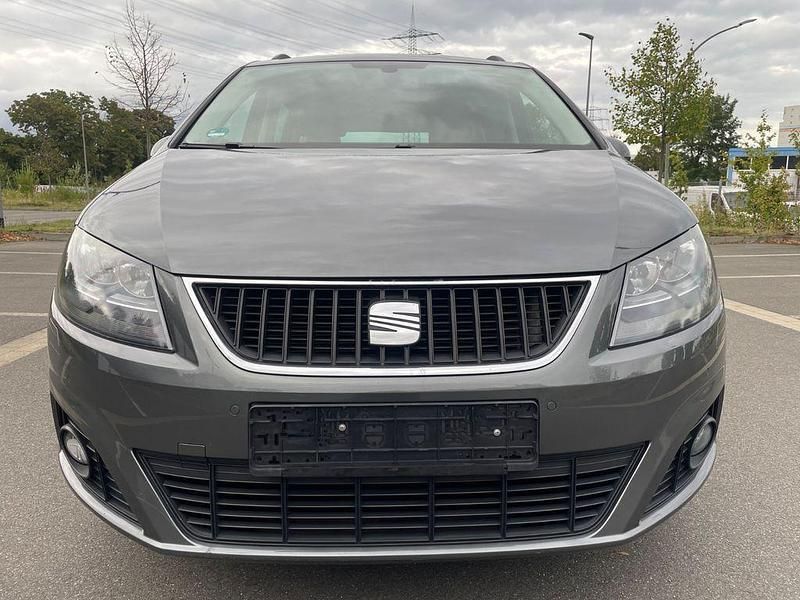 Grau Gebraucht 2015 Seat Alhambra Style Van / Kleinbus | 11.990 € (Superpreis) - Bild 1/4