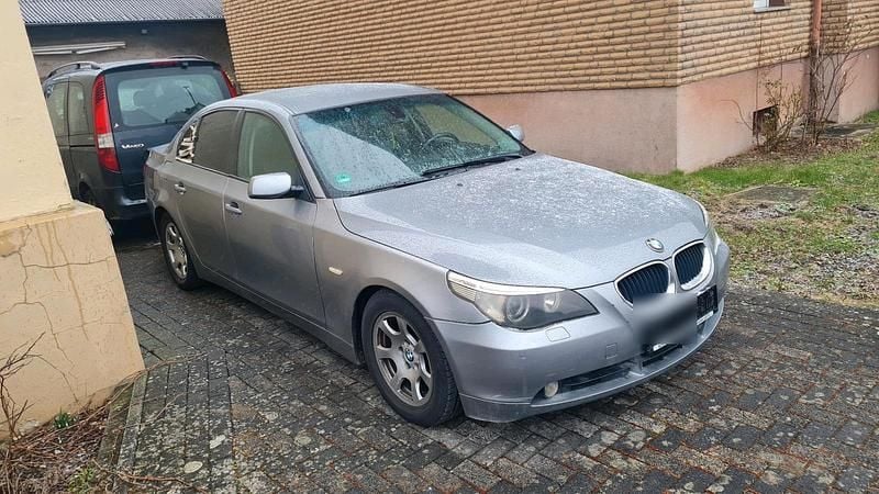 Gebraucht BMW 525 177 PS (130 kW) 2004 Grau Limousine