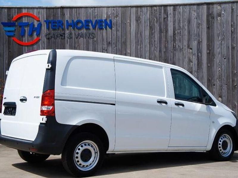Gebraucht Mercedes Vito 114 PS (83 kW) 2017 Weiß Van