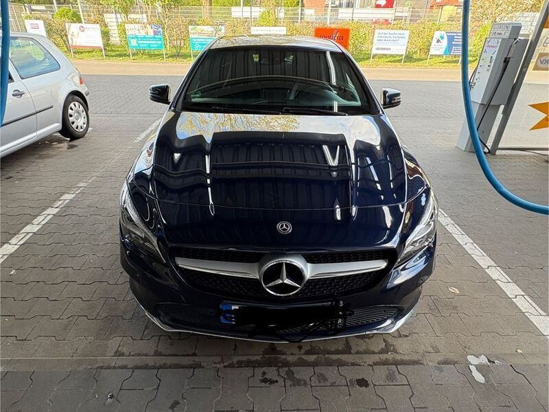 Blau Gebraucht 2017 Mercedes CLA180 Shooting Brake Urban Kombi | 18.500 € (Etwas zu teuer) - Bild 1/4