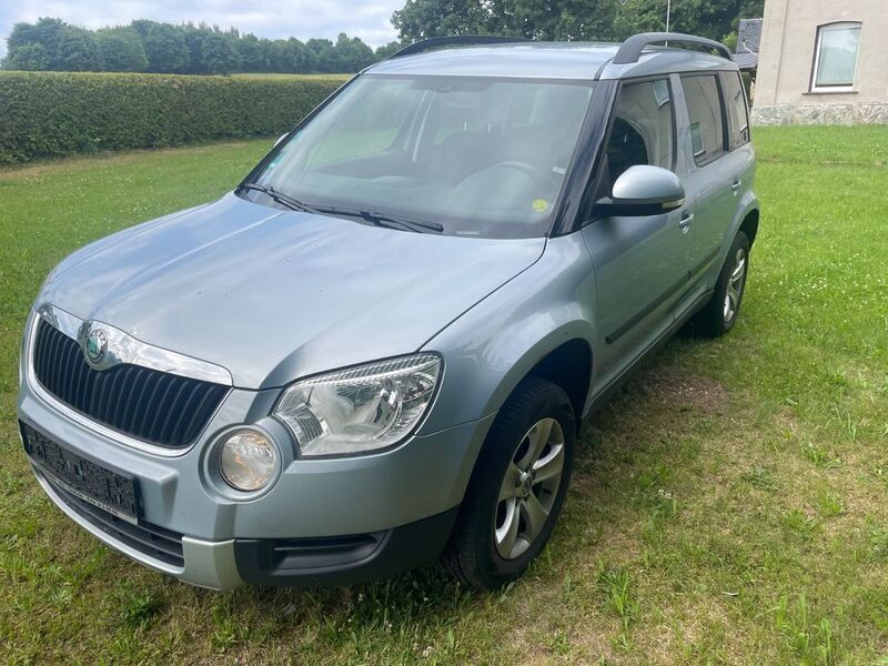 Blau Gebraucht 2010 Skoda Yeti Ambition SUV | 2.350 € (Superpreis) - Bild 1/4