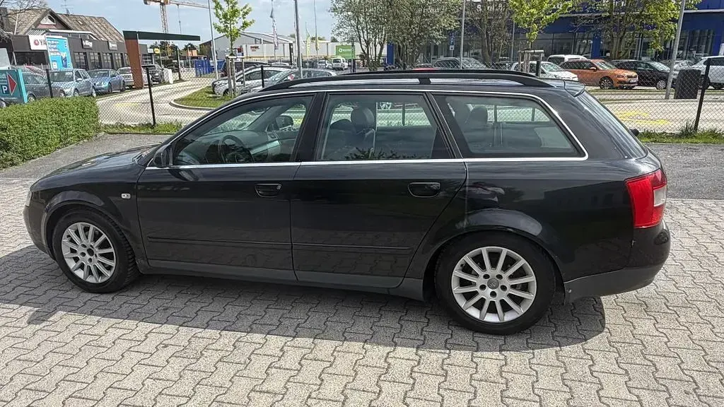 Gebraucht Audi A4 131 PS (96 kW) 2001 Schwarz Kombi
