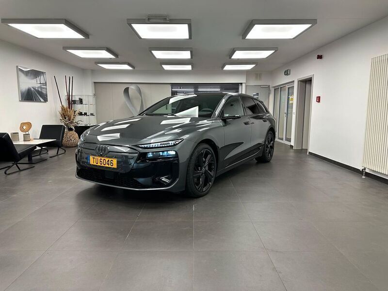 Grau Gebraucht 2025 Audi A6 e-tron Performance Kombi | 69.000 € (Superpreis) - Bild 1/4