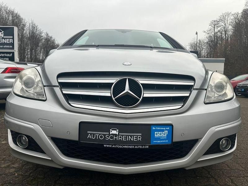 Gebraucht Mercedes B160 95 PS (69 kW) 2010 Silber Van / Kleinbus