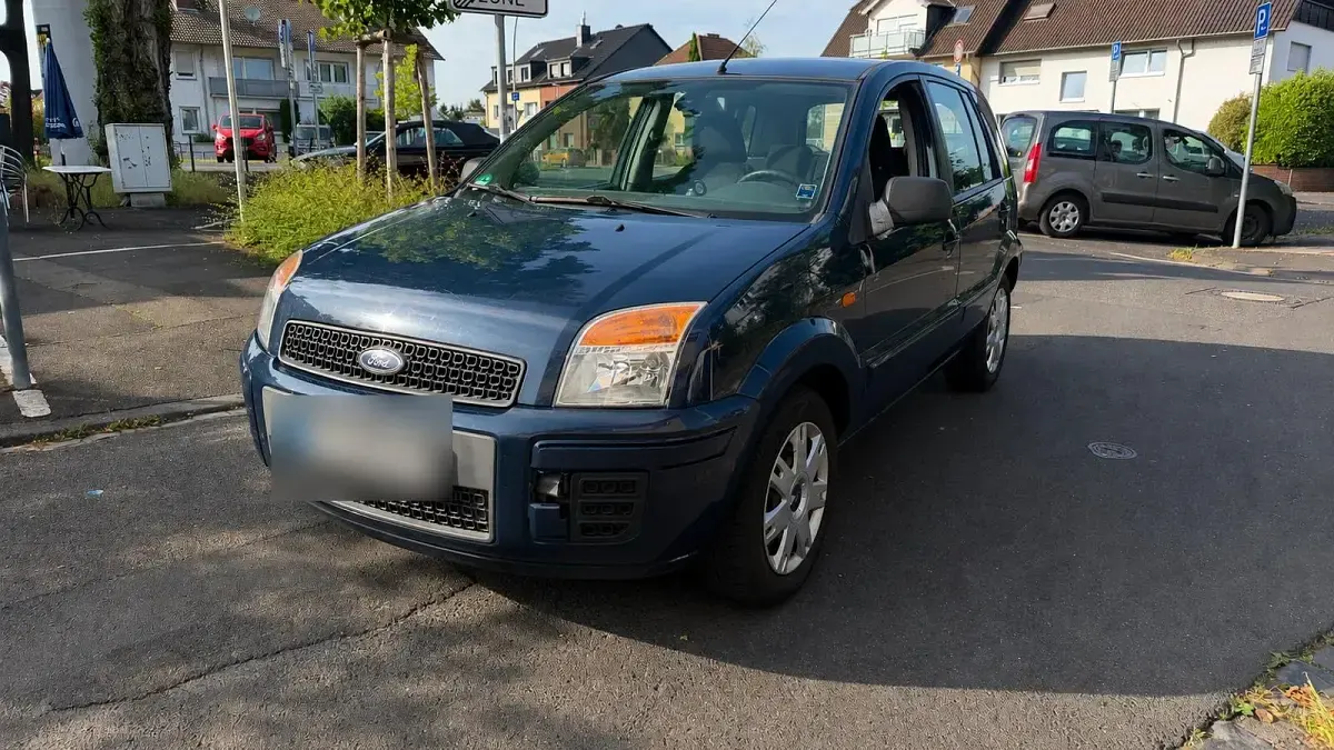 Gebraucht Ford Fusion 101 PS (74 kW) 2010 Blau Kleinwagen