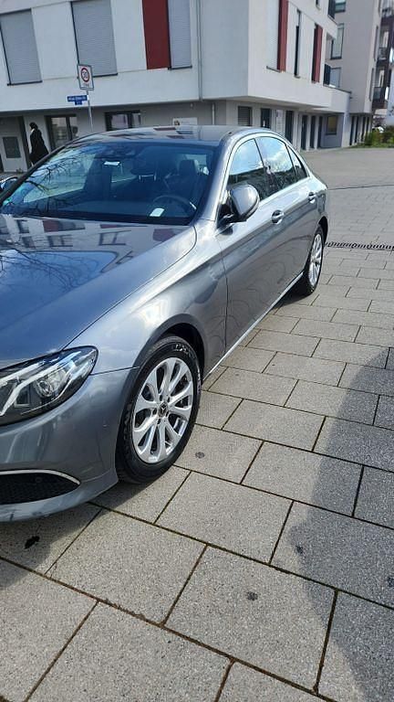Gebraucht Mercedes E220 Avantgarde 194 PS (142 kW) 2017 Grau Limousine