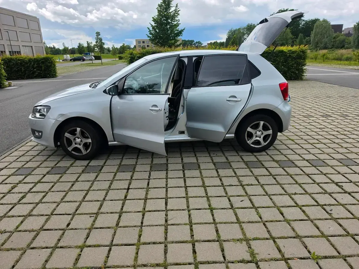 Gebraucht VW Polo 90 PS (66 kW) 2012 Silber Kleinwagen