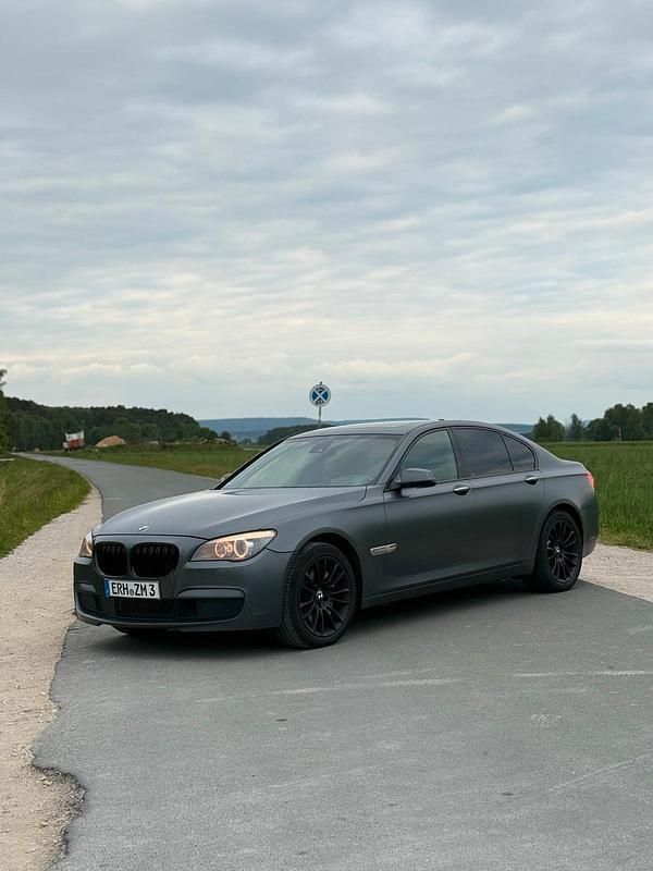 Schwarz Gebraucht 2012 BMW 730 M Sport Limousine | 12.000 € (Superpreis) - Bild 1/4