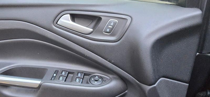 Gebraucht Ford Kuga Titanium 150 PS (110 kW) 2019 Grau SUV