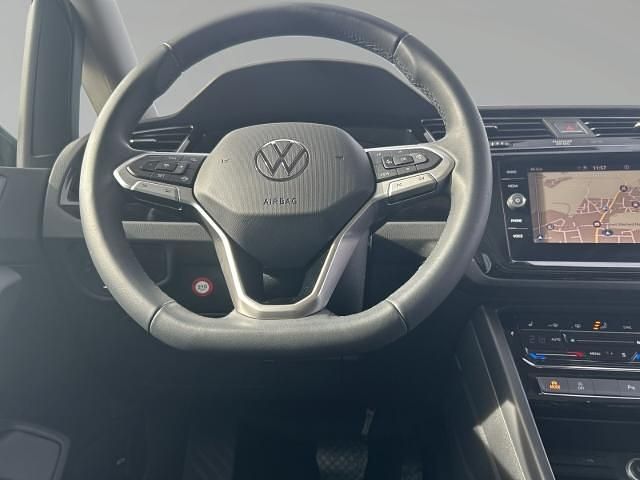 Gebraucht VW Touran Highline 150 PS (110 kW) 2024 Schwarz Van / Kleinbus