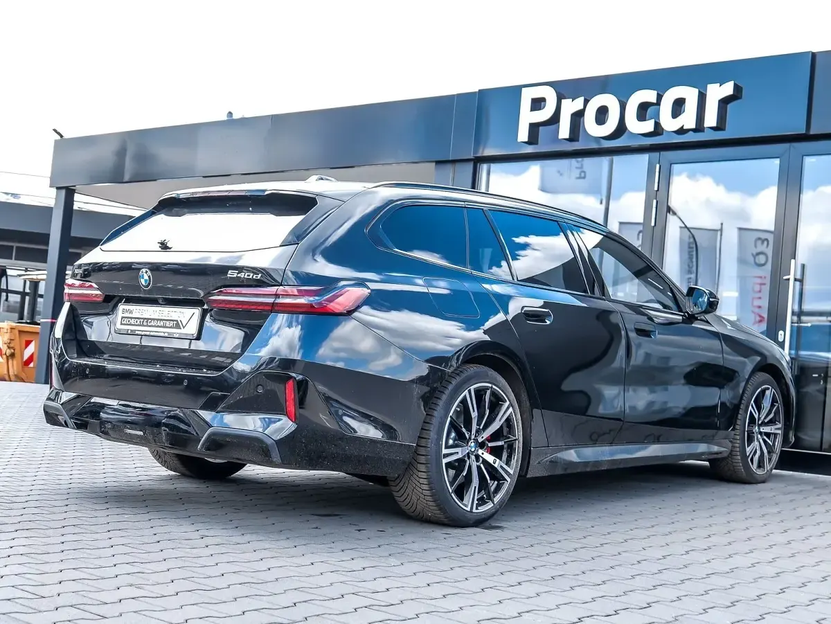 Gebraucht BMW 540 M Sport 286 PS (210 kW) 2025 Schwarz Kombi